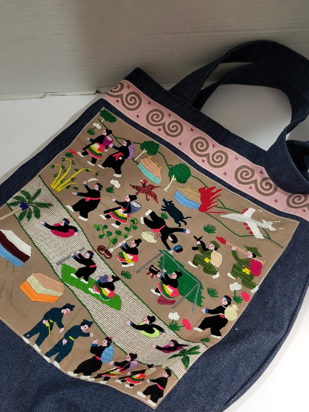 Handmade Arpillera Tote Bag: 3D Andean Village Embroidery, Peruvian Folk Art